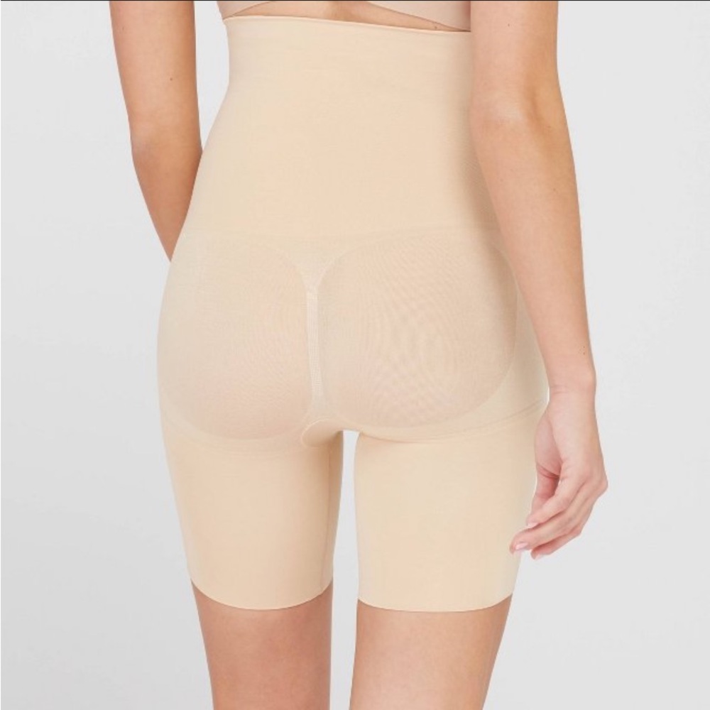 Assets SPANX Nude Seamless Shapewear size 1 NWT - Picture 2 of 7